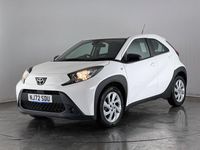 Used Toyota Aygo X PURE 72 HP (52 kW) 2022 White SUV