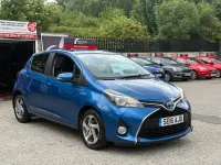 Used Toyota Yaris 100 HP (73 kW) 2016 Blue Hatchback