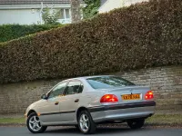 Used Toyota Avensis 99 HP (72 kW) 2000 Silver Sedan