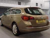 Used Vauxhall Astra Elite 115 HP (84 kW) 2014 Brown Estate