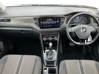 Usado VW T-Roc SE 150 HP (110 kW) 2019 Cinzento SUV