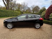 Begagnad Ford Focus Titanium 125 HK (91 kW) 2016 Svart Halvkombi