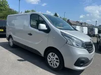 Used Renault Trafic 2018 Silver MPV