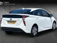 Used Toyota Prius Business Edition 120 HP (88 kW) 2018 Pure white Hatchback