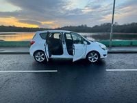 Used Vauxhall Meriva 2015 White MPV