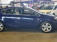 Used Vauxhall Astra SRi 115 HP (84 kW) 2013 Blue Hatchback