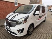 Used Vauxhall Vivaro Sportive 115 HP (84 kW) 2015 White MPV