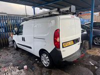 Usado Fiat Doblò 2014 Branco Monovolume