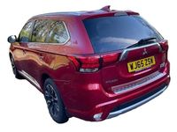 Used Mitsubishi Outlander P-HEV 200 HP (147 kW) 2015 Red SUV