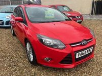 Used Ford Focus Zetec 125 HP (91 kW) 2015 Red Hatchback