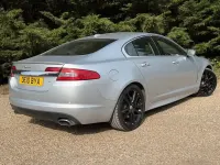 Usado Jaguar XF Portfolio 275 HP (202 kW) 2010 Prateado Sedan