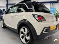 Usado Vauxhall Adam Rocks 87 CV (63 kW) 2015 Blanco Utilitario