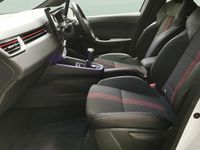 Used Renault Clio V RS Line 90 HP (66 kW) 2023 White Hatchback