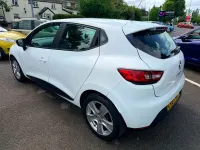 Used Renault Clio Play 75 HP (55 kW) 2016 White Hatchback