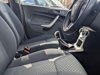 Begagnad Ford Fiesta Titanium 2010 Grön Halvkombi