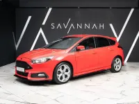 Used Ford Focus ST 250 HP (183 kW) 2015 Red Hatchback