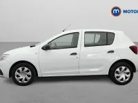 Used Dacia Sandero Essentiel 73 HP (53 kW) 2019 White Hatchback