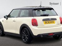 Used Mini Cooper Hatch 134 HP (98 kW) 2018 White Hatchback