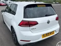 Begagnad VW Golf VII R-line 150 HK (110 kW) 2019 Vit Halvkombi
