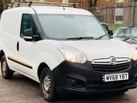 Used Vauxhall Combo S 95 HP (69 kW) 2018 White MPV