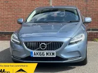 Usado Volvo V40 Inscription 122 CV (89 kW) 2016 Azul Utilitario