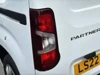 Used Peugeot Partner Premium 100 HP (73 kW) 2022 White MPV
