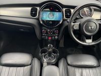 Used Mini Cooper Exclusive 134 HP (98 kW) 2022 Red Hatchback