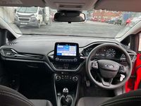 Gebraucht Ford Fiesta Trend 99 PS (72 kW) 2023 Rot Kleinwagen