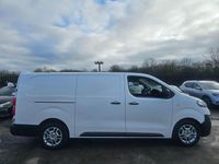 Used Vauxhall Vivaro S 120 HP (88 kW) 2020 White MPV