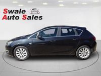 Second-hand Vauxhall Astra 165 CP (121 kW) 2012 Negru Hatchback