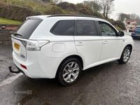 Used Mitsubishi Outlander P-HEV 2015 White Estate