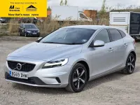 Usado Volvo V40 R-Design 122 CV (89 kW) 2019 Plateado Utilitario