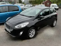 Usado Ford Fiesta Zetec 70 HP (51 kW) 2017 Preto Citadino