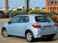 Used Toyota Auris 132 HP (97 kW) 2012 Blue Hatchback