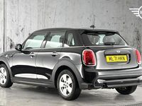 Używany Mini ONE Classic 101 KM (74 kW) 2021 Czarny Hatchback