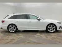 Usado Audi A4 S-Line 200 HP (147 kW) 2024 Branco Carrinha