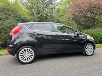 Begagnad Ford Fiesta Titanium 2009 Svart Halvkombi