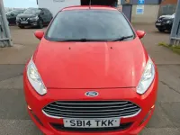 Used Ford Fiesta Zetec 75 HP (55 kW) 2014 Red Hatchback