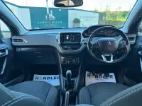 Usado Peugeot 208 Allure 2017 Azul Utilitario