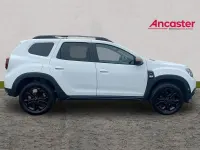 Used Dacia Duster Extreme 150 HP (110 kW) 2024 White SUV