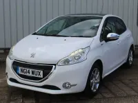 Used Peugeot 208 Style 80 HP (58 kW) 2014 White Hatchback