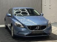 Usado Volvo V40 SE Lux 120 HP (88 kW) 2015 Azul Citadino