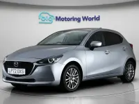 Usado Mazda 2 Inclusive 90 HP (66 kW) 2023 Prateado Citadino