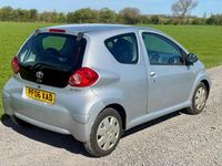 Used Toyota Aygo 67 HP (49 kW) 2006 Silver Hatchback