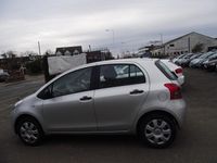 Begagnad Toyota Yaris T2 67 HK (49 kW) 2008 Silver Halvkombi