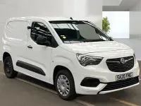 Używany Vauxhall Combo Sportive 100 KM (73 kW) 2020 Biały Minivan