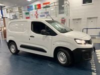 Used Peugeot Partner 100 HP (73 kW) 2020 White MPV