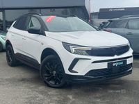 Used Vauxhall Grandland X SRi 130 HP (95 kW) 2022 White SUV