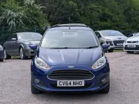 Usado Ford Fiesta Zetec 82 CV (60 kW) 2014 Azul Utilitario