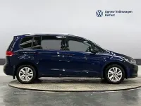 Używany VW Touran SE 150 KM (110 kW) 2022 Niebieski Minivan